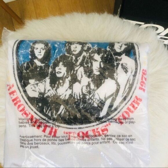 Knit Riot Aerosmith Notch Neck Thermal Top, Classic Rock, Aerosmith, Size 1X NWT - Picture 6 of 8